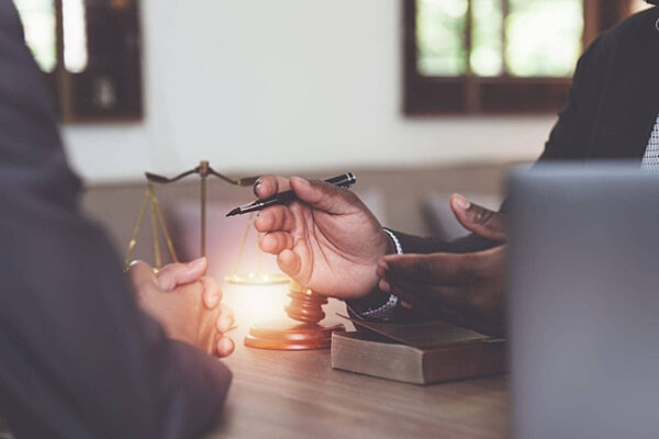 kiểm soát email nhân viên