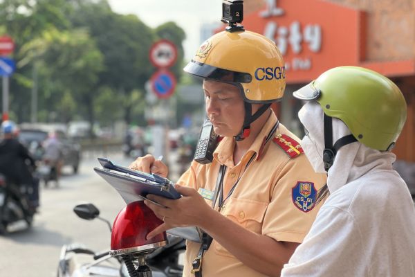 Kiểm tra xe có giấy tờ đầy đủ không