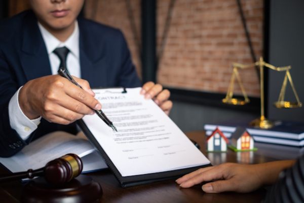 Công chứng thỏa thuận về việc giải quyết tài sản khi một bên qua đời
