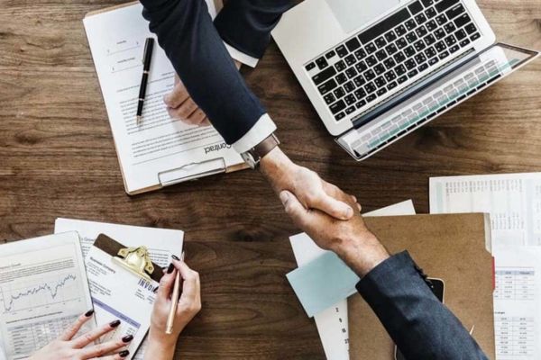 Mua bán tài sản là dụng cụ thể thao