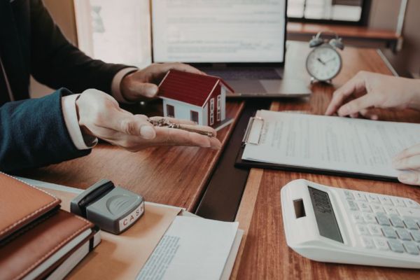 Thế chấp tài sản để đảm bảo hợp đồng lao động
